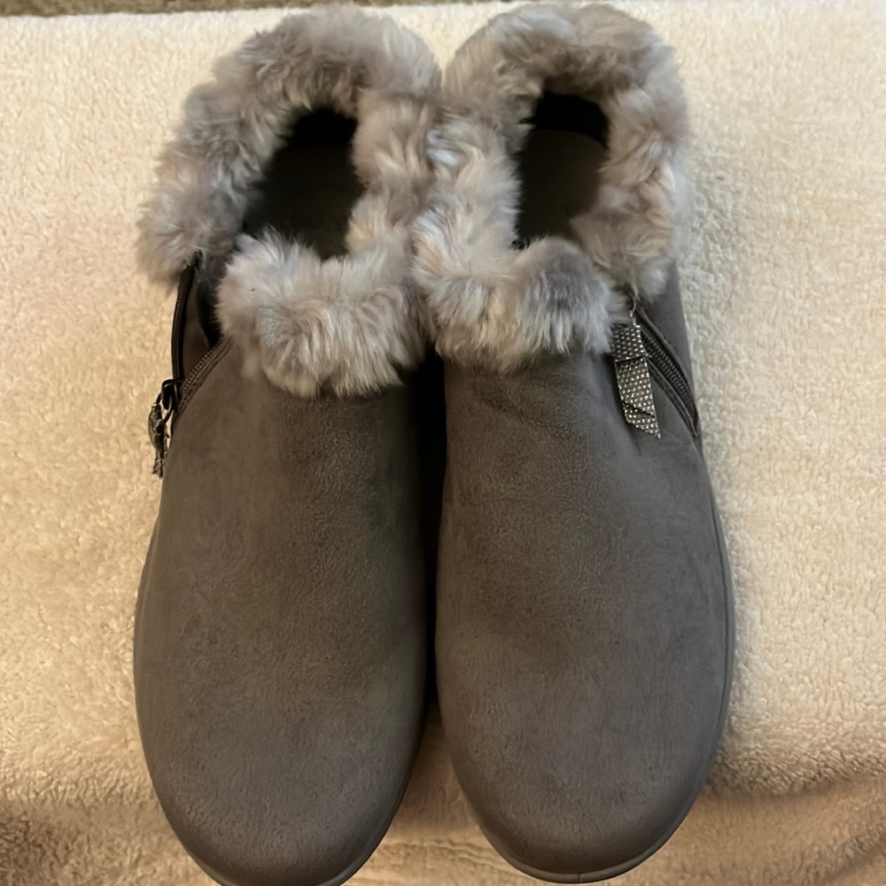 B Zees 10W Eur 41 Gray Ankle Boots